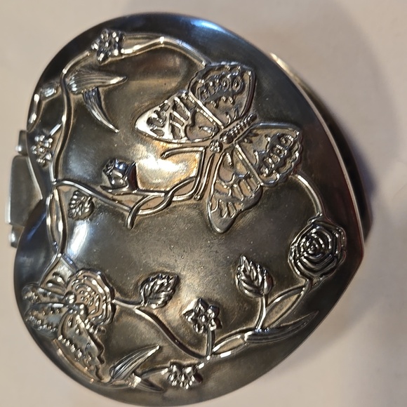 Jewelry - Vintage Silver Plated Heart jewelry box trinket holder